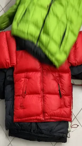 100% Original The North Face puffers (10 pieces)