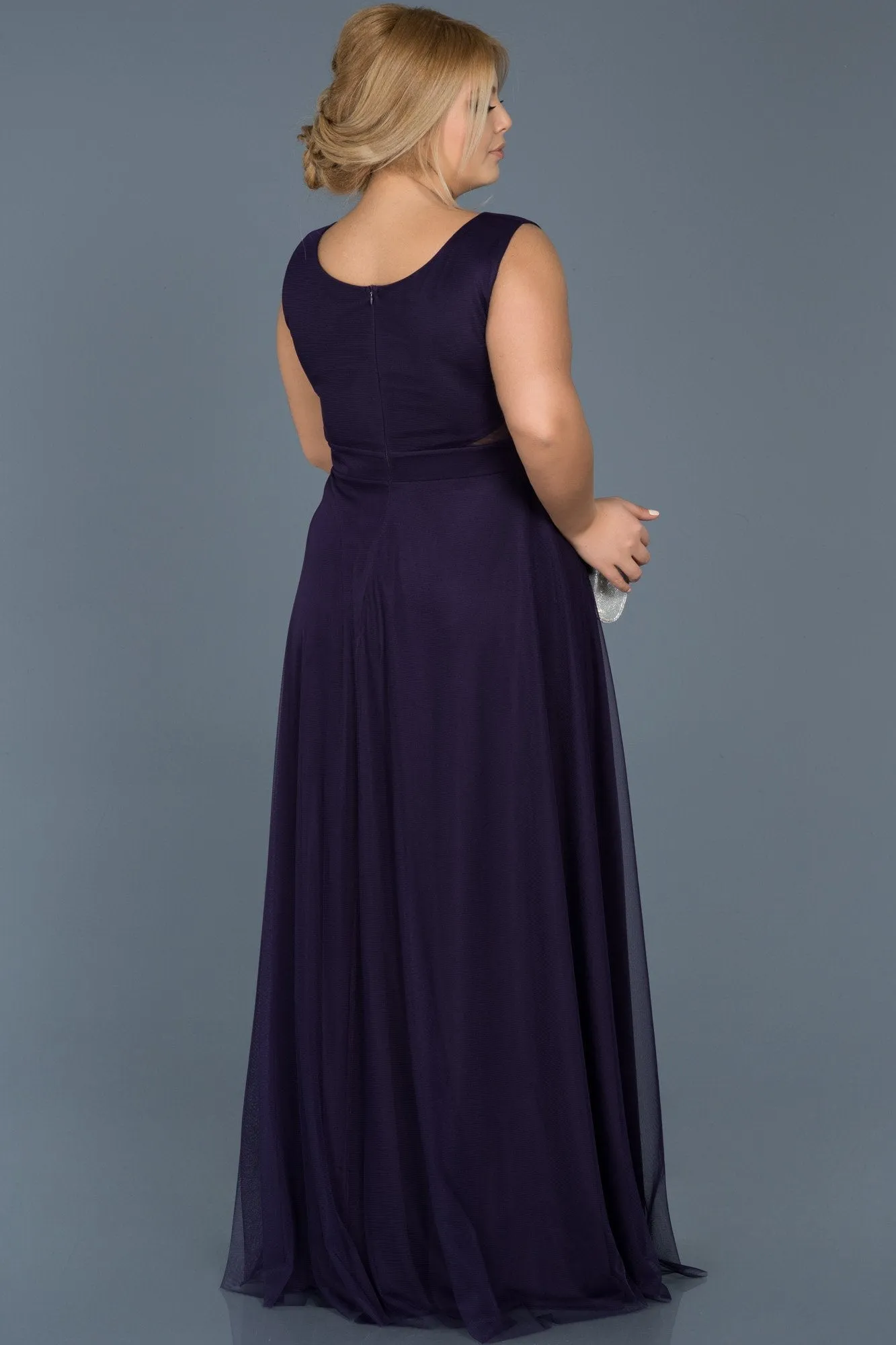 16733 Dark Purple V-Neck Tulle Dress