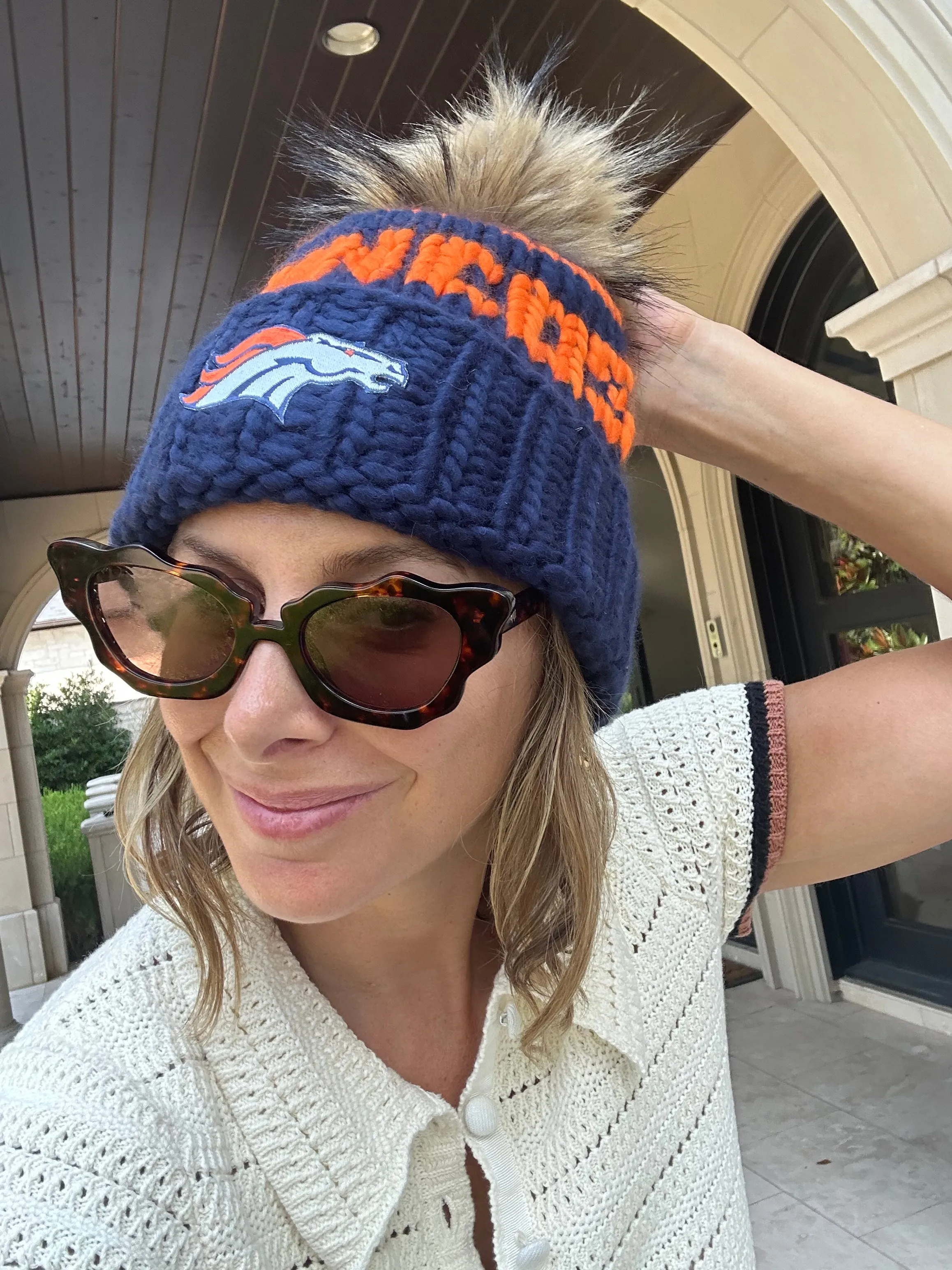 DENVER BRONCOS LELE SADOUGHI X NFL NAVY BEANIE FAUX FUR POM