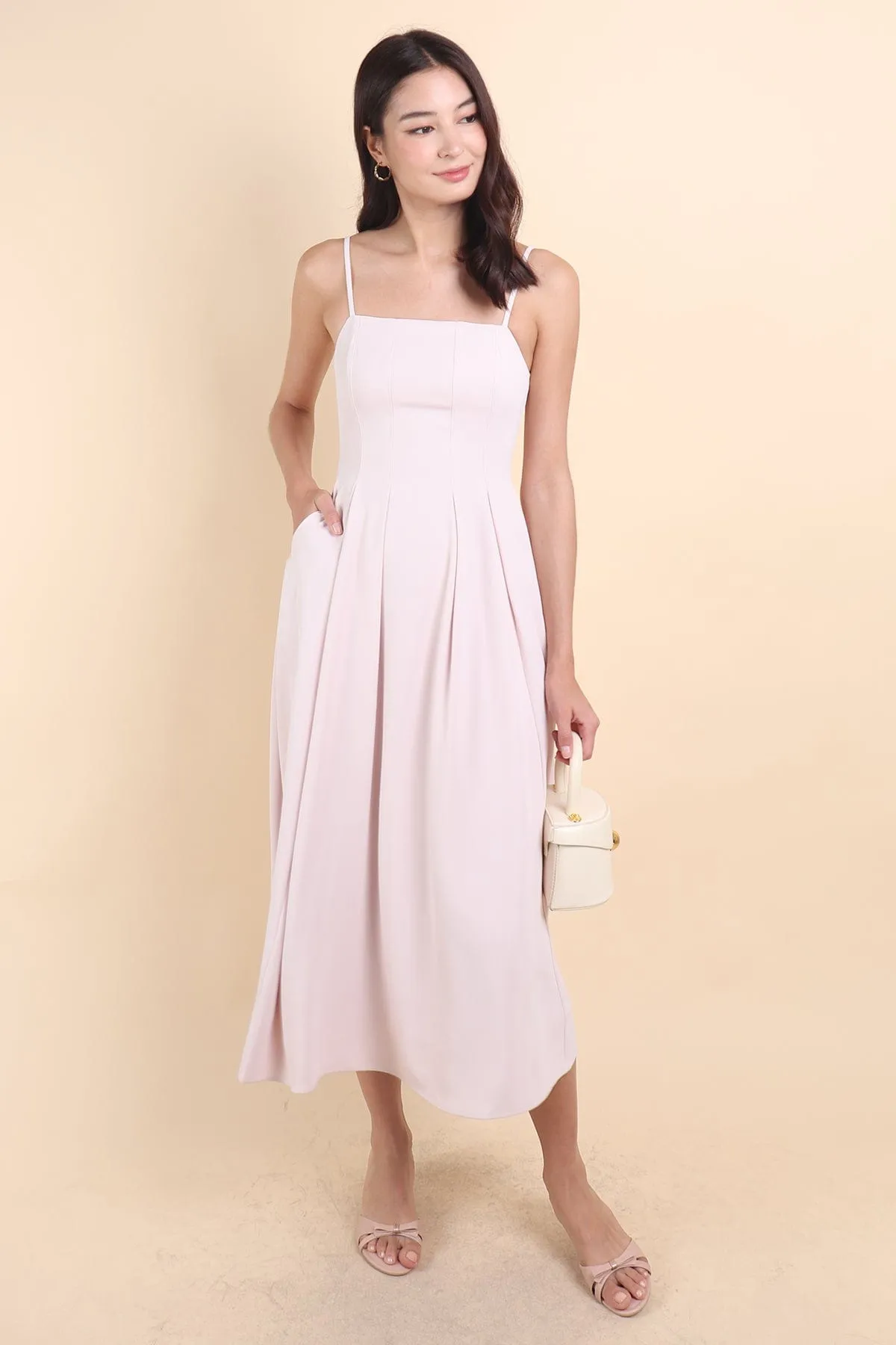 ENCHATE PLEATED MAXI DRESS IN PINK