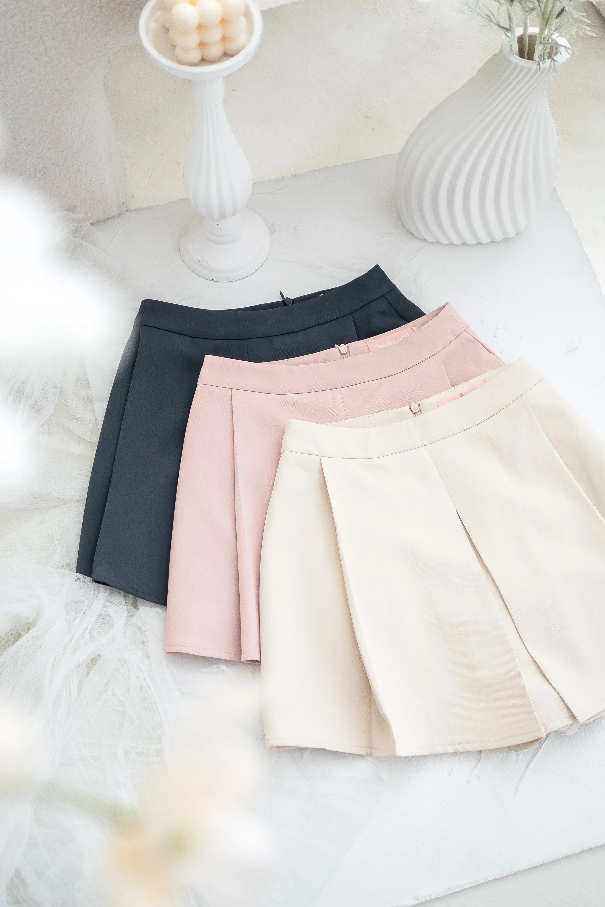 FAIRFIELD FLAP SKORTS IN BEIGE