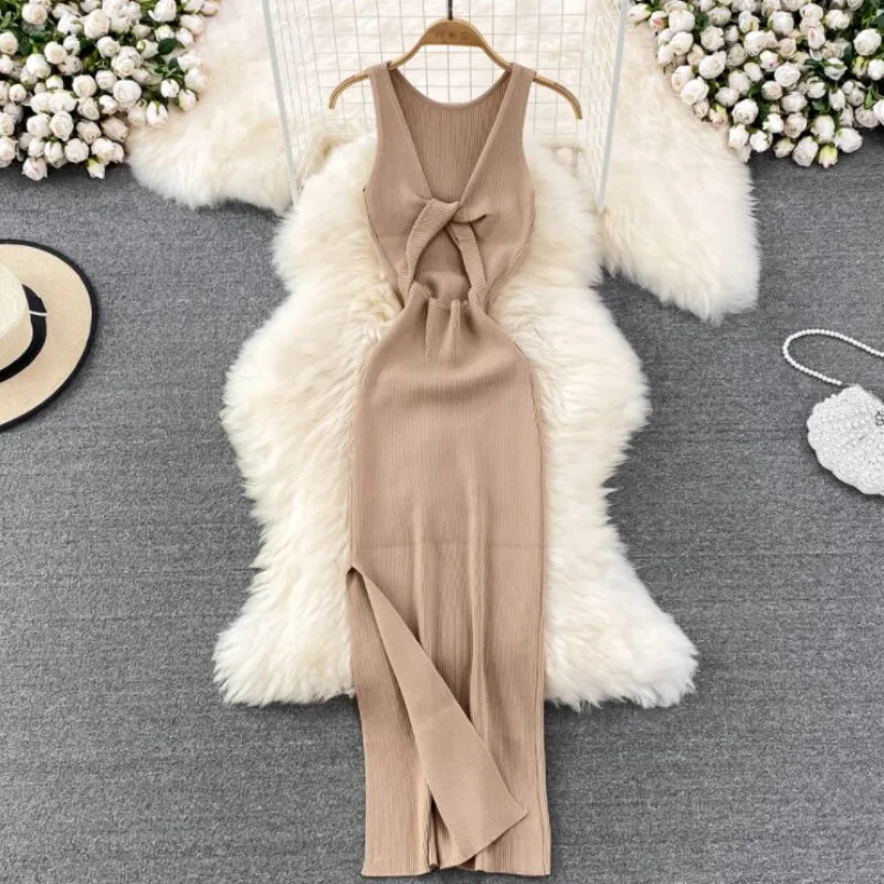 Figure-Flattering Criss-cross Front Knitted Maxi Dress