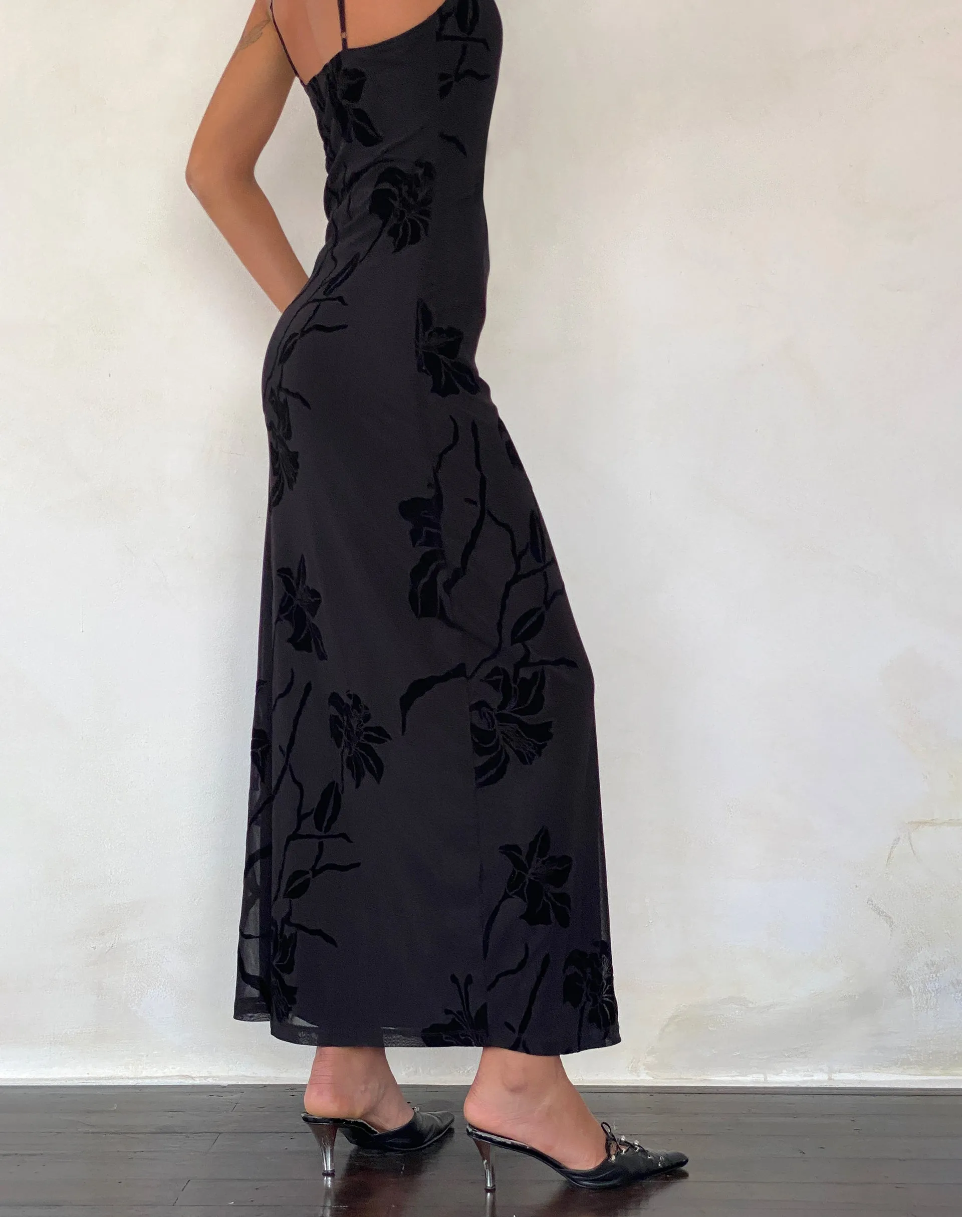 Nodu Maxi Dress in Orchids Flock Black